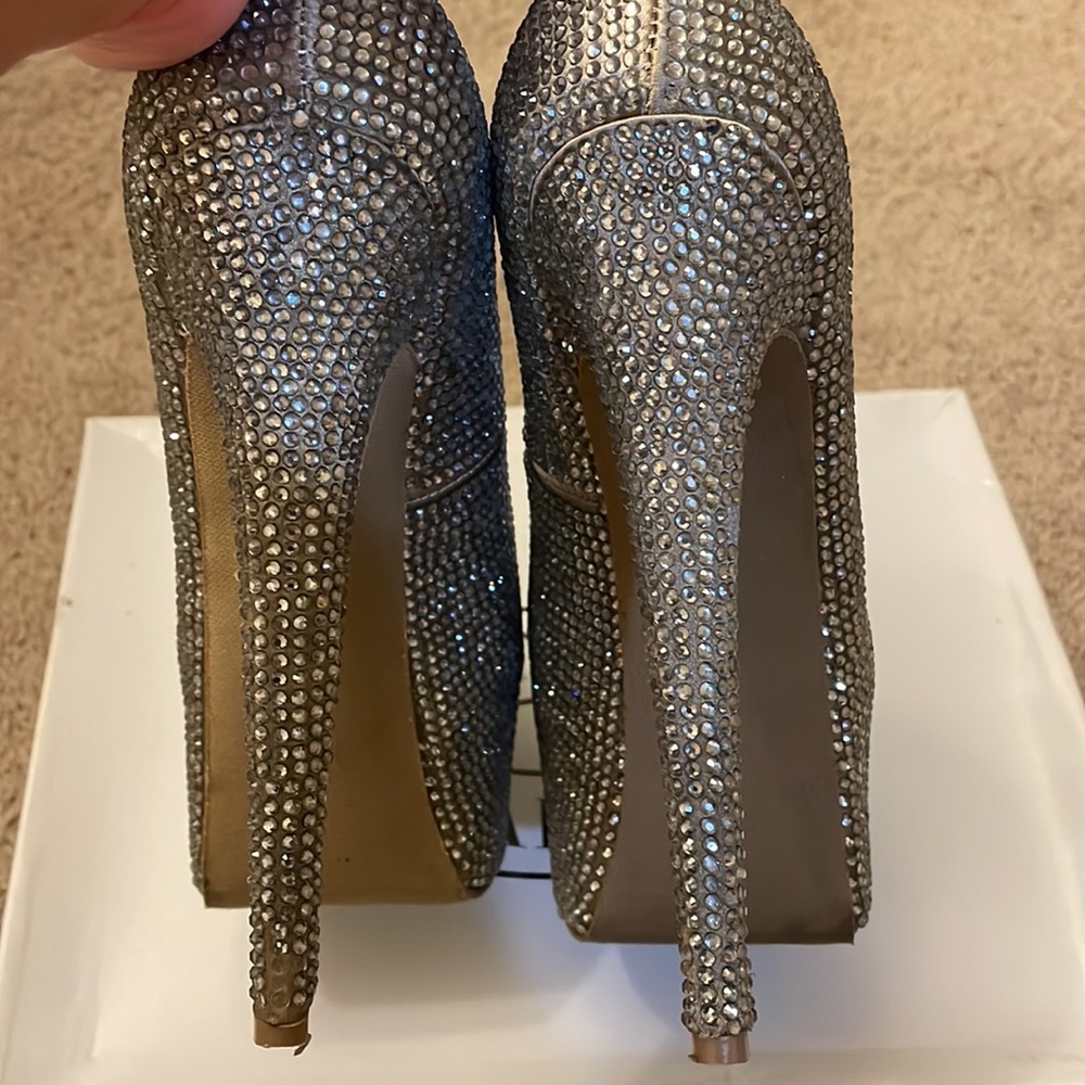 Steve Madden silver rhinestone shoe - Picture 4 of 5
